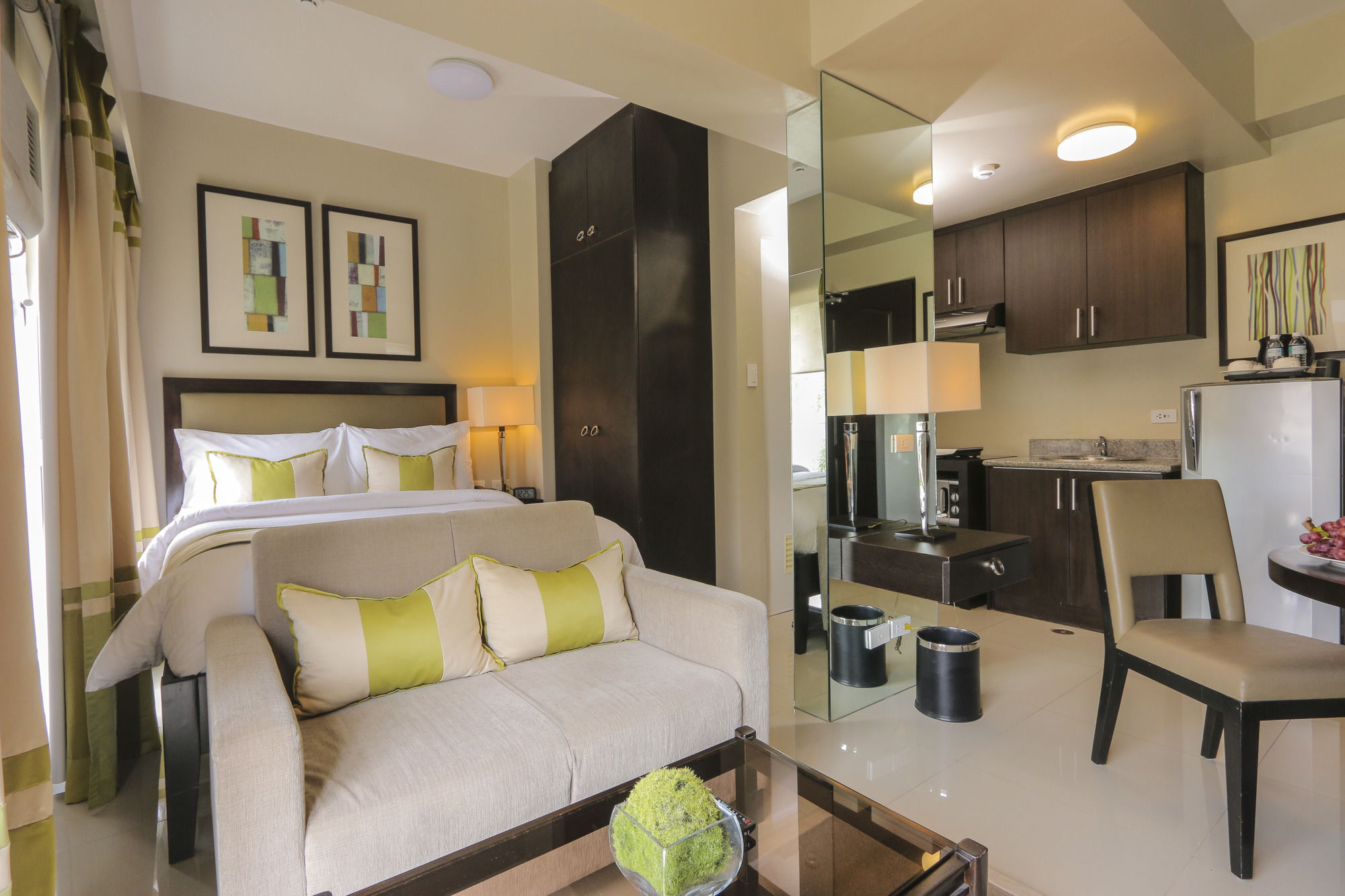 Bellini Suites At Presidio, Lakefront Muntinlupa City Bagian luar foto